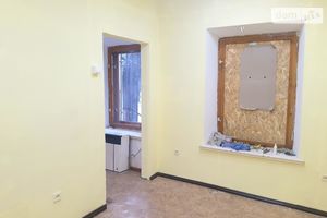 Сдается в аренду офис 40 кв. м в нежилом помещении в жилом доме