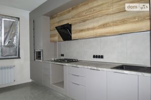 Продается 2-комнатная квартира 72 кв. м в Полтаве