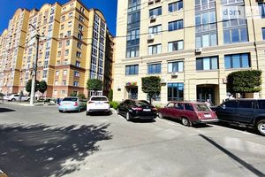 Продається офіс 43.5 кв. м в бізнес-центрі
