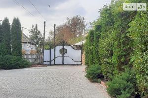 Продается дом на 2 этажа 210 кв. м с участком