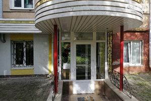 Продається приміщення вільного призначення 35 кв. м в 5-поверховій будівлі