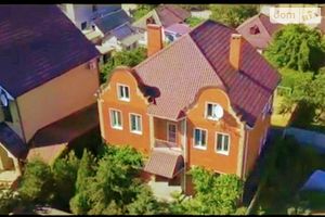 Продається будинок 2 поверховий 280 кв. м з ділянкою