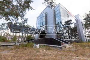 Продається офіс 2600 кв. м в бізнес-центрі