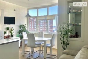Продается 3-комнатная квартира 80 кв. м в Киеве