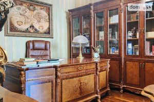 Продається офіс 430 кв. м в житловому фонді