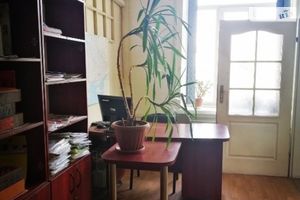 Здається в оренду офіс 29 кв. м в адміністративній будівлі