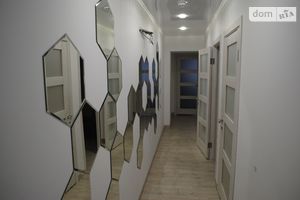 Продається приміщення вільного призначення 42 кв. м в 10-поверховій будівлі