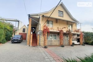 Продается дом на 2 этажа 210 кв. м с верандой