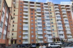 Продается 2-комнатная квартира 63 кв. м в Ровно