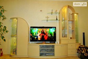 Продается одноэтажный дом 225 кв. м с бассейном