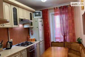 Продається 3-кімнатна квартира 64 кв. м у Рівному
