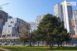 Продается 2-комнатная квартира 73 кв. м в Днепре