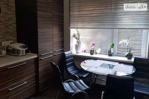 Продається 2-кімнатна квартира 64 кв. м у Хмельницькому