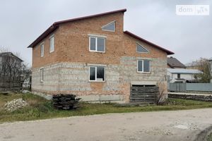 Продается дом на 2 этажа 300 кв. м с садом