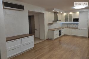 Продається 4-кімнатна квартира 162 кв. м у Києві