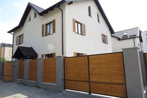 Продается дом на 2 этажа 300 кв. м с террасой