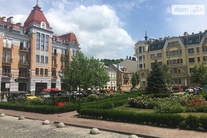 Продається приміщення вільного призначення 125 кв. м в 5-поверховій будівлі