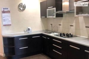 Продається 2-кімнатна квартира 102.8 кв. м у Одесі