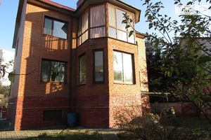 Продается дом на 2 этажа 350 кв. м с мансардой