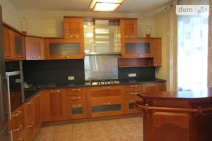 Продается 6-комнатная квартира 265 кв. м в Черкассах