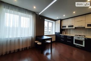 Продается 2-комнатная квартира 52 кв. м в Ивано-Франковске