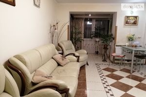 Продається 3-кімнатна квартира 60.7 кв. м у Рівному