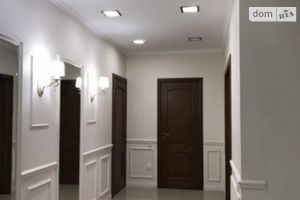Продається 6-кімнатна квартира 178 кв. м у Одесі
