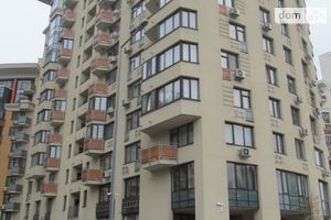 Продается 4-комнатная квартира 161 кв. м в Киеве