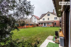 Сдается в аренду дом на 3 этажа 450 кв. м с садом