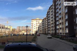 Продається 2-кімнатна квартира 67 кв. м у Хмельницькому