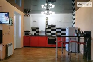 Продается 1-комнатная квартира 46 кв. м в Полтаве