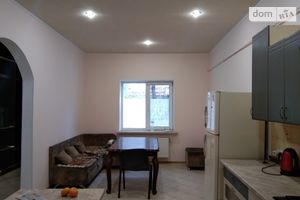 Продається 2-кімнатна квартира 73 кв. м у Одесі