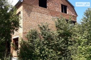 Продается дом на 3 этажа 300 кв. м с участком