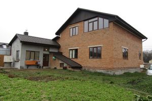 Продается дом на 2 этажа 260 кв. м с камином