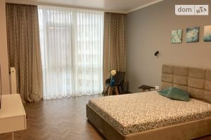 Сдается в аренду 1-комнатная квартира 46.5 кв. м в Одессе