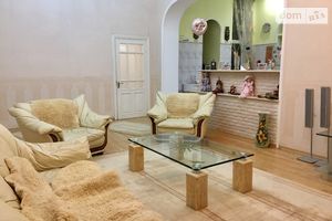 Продается 5-комнатная квартира 153 кв. м в Одессе