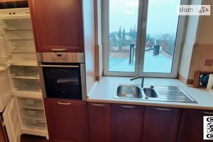 Продається 5-кімнатна квартира 280.6 кв. м у Львові