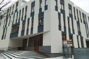 Сдается в аренду объект сферы услуг 850 кв. м в 3-этажном здании