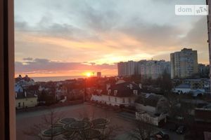 Продається 4-кімнатна квартира 141.5 кв. м у Одесі