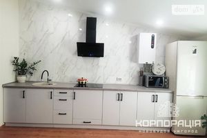Продается 1-комнатная квартира 29 кв. м в Ужгороде