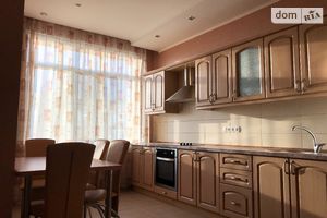 Продается 1-комнатная квартира 66.8 кв. м в Чернигове