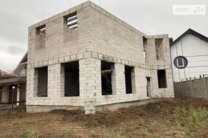 Продается дом на 2 этажа 180 кв. м с мансардой