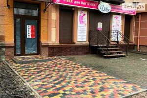 Сдается в аренду помещения свободного назначения 65 кв. м в 5-этажном здании