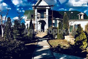 Продается дом на 2 этажа 400 кв. м с садом