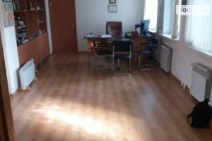 Продається офіс 470 кв. м в адміністративній будівлі