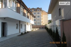 Продается 4-комнатная квартира 106 кв. м в Ужгороде