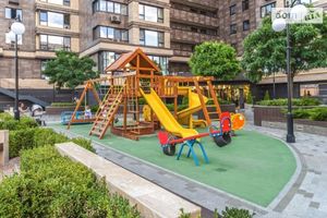 Продается 2-комнатная квартира 83 кв. м в Киеве