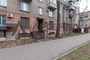 Сдается в аренду офис 49 кв. м в нежилом помещении в жилом доме