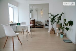 Продается 3-комнатная квартира 64 кв. м в Днепре