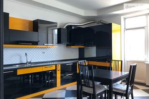 Сдается в аренду 4-комнатная квартира 170 кв. м в Киеве